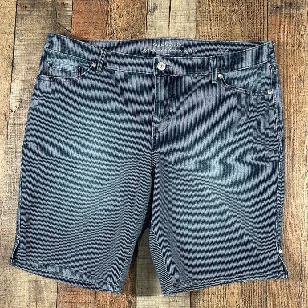 Gloria Vanderbilt Womens Plus 16W Bermuda Denim Shorts Pinstripe Classic Casual